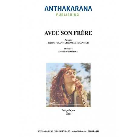 AVEC SON FRÈRE