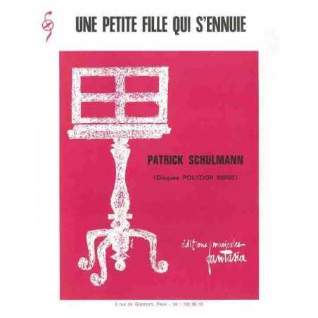 UNE PETITE FILLE QUI S'ENNUIE