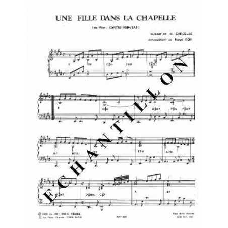 UNE FILLE DANS LA CHAPELLE