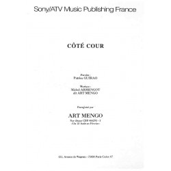 CÔTÉ COUR