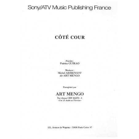 CÔTÉ COUR