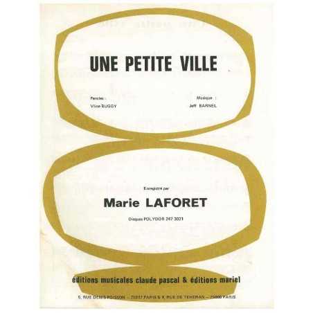 UNE PETITE VILLE