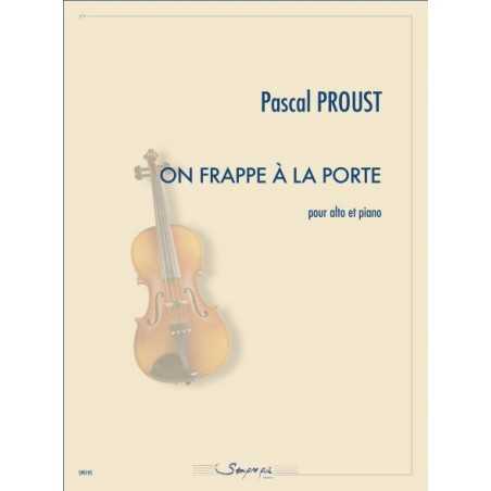 ON FRAPPE À LA PORTE