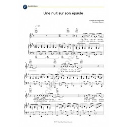 UNE NUIT SUR SON ÉPAULE