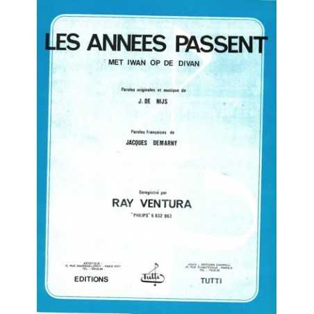 LES ANNÉES PASSENT (MET IWAN OP DE DIVAN)