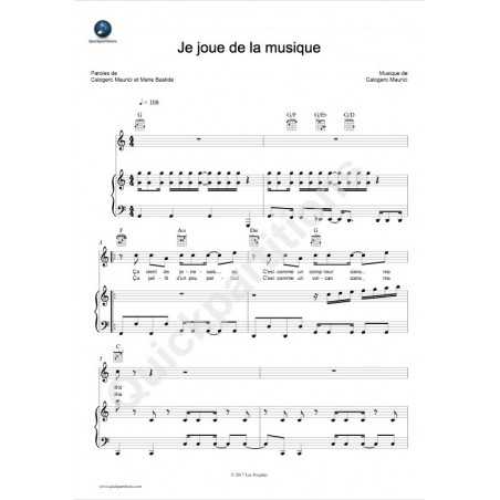 JE JOUE DE LA MUSIQUE