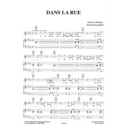 DANS LA RUE