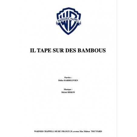 IL TAPE SUR DES BAMBOUS